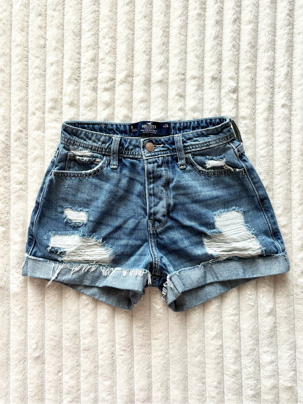 Hollister Medium Wash High-Rise Denim Mom Short